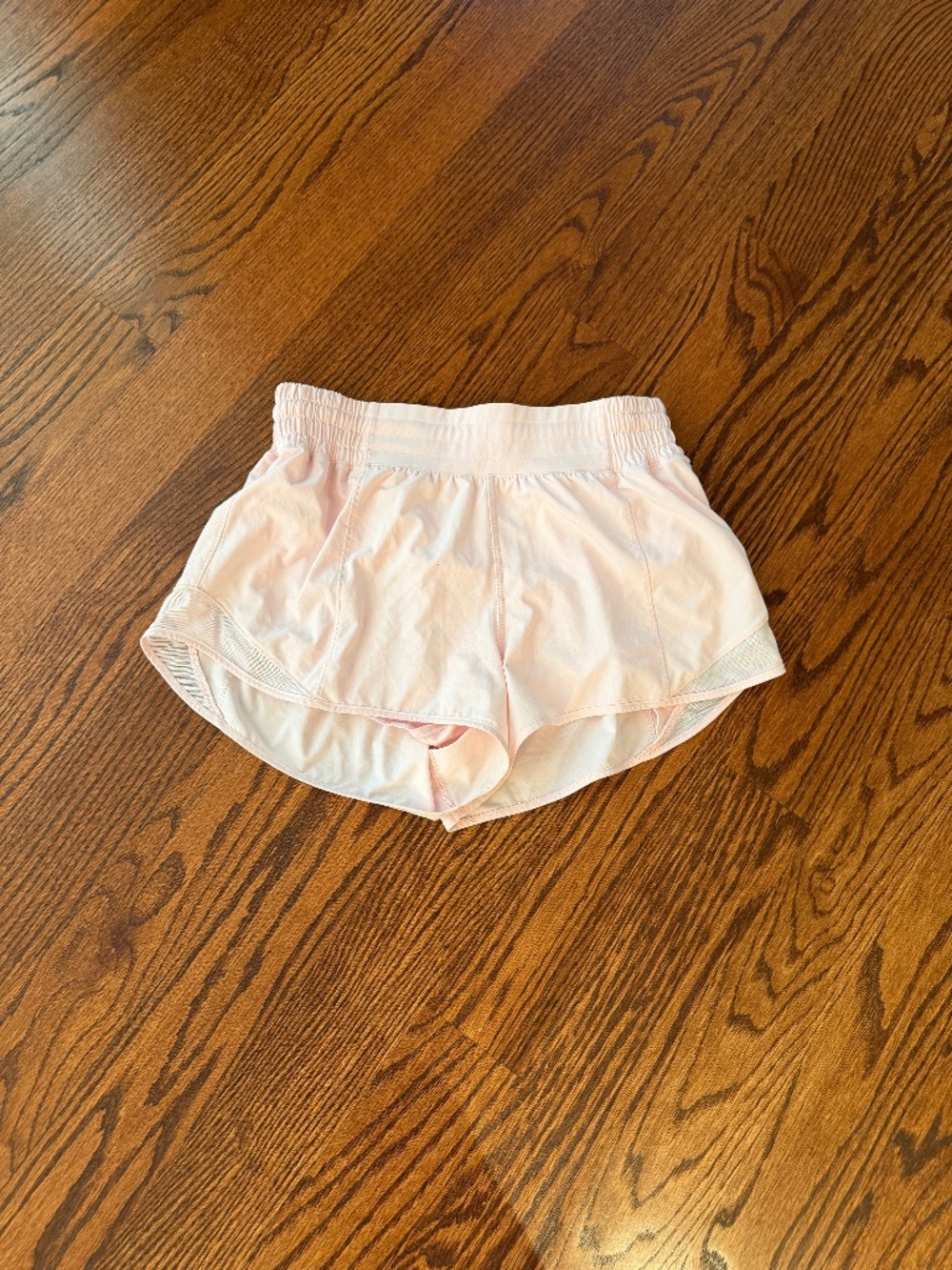 Lululemon Hotty Hot shorts lined, high rise 2.5" size 8 (color: light pink)